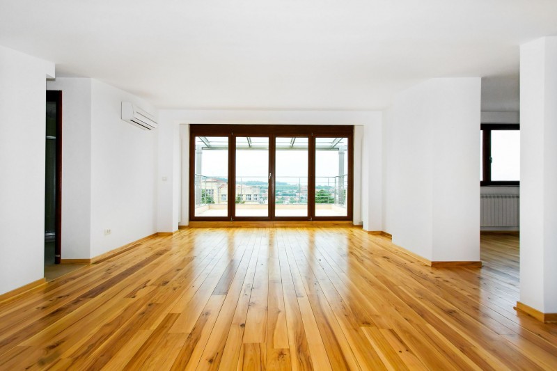 Hardwood Floors Versus Laminate Floors